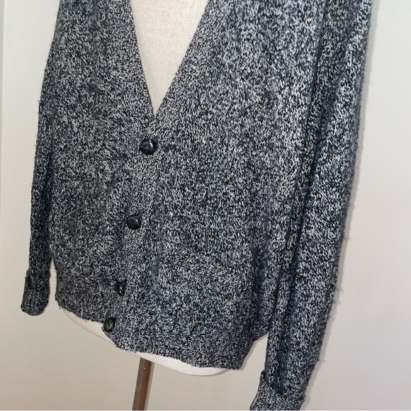 Vintage Marshall Fields 100% New Wool Scotland Gray Cardigan Sweater Size Large - Picture 7 of 14
